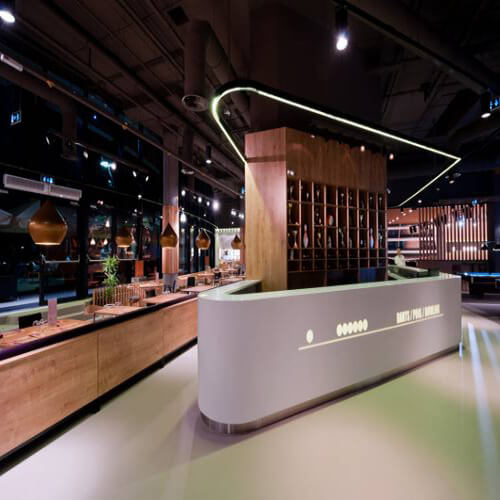 Thi công đá nhân tạo solid surface làm quầy lễ tân- tại TrickShot Promenada